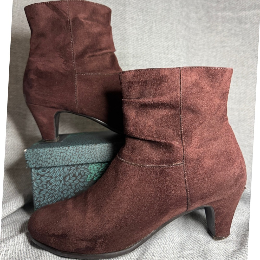 Chocolate Brown Faux Suede Ruched Kitten Heel Ankle Boot 7.5 Aerosoles‎ Comfort